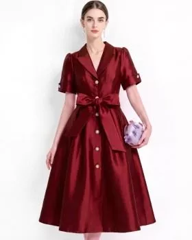 Abito longuette donna rosso vino con maniche corte e gonna ampia visto frontalmente