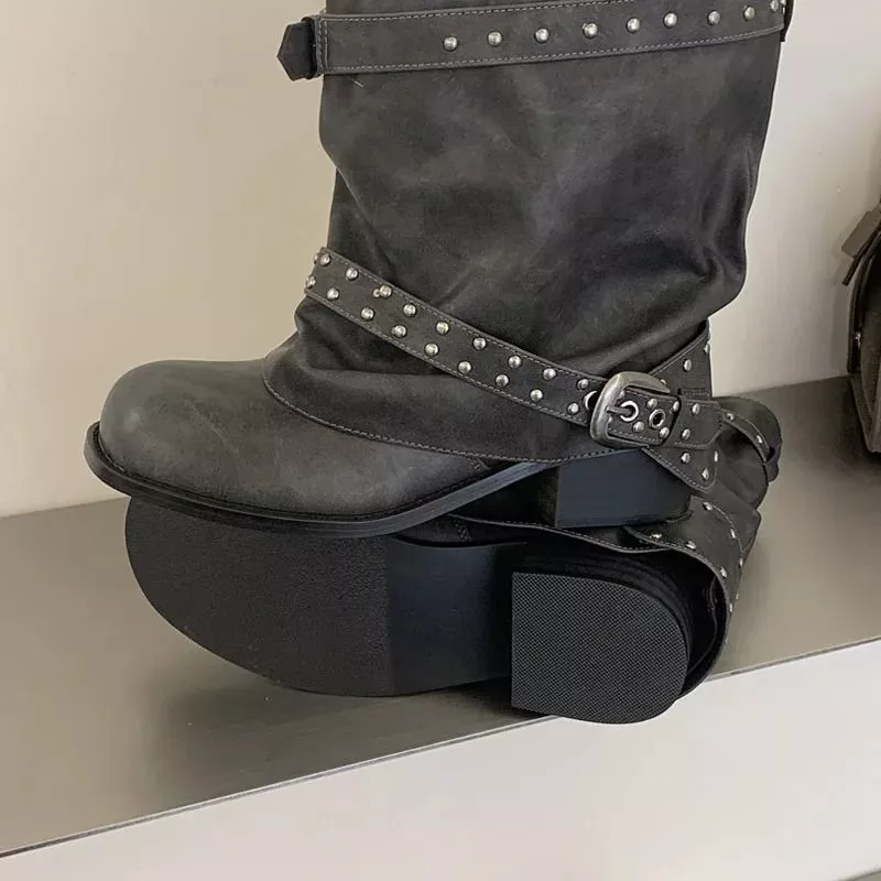 Suola e tacco basso degli anfibi donna Grigio Scuro N89805