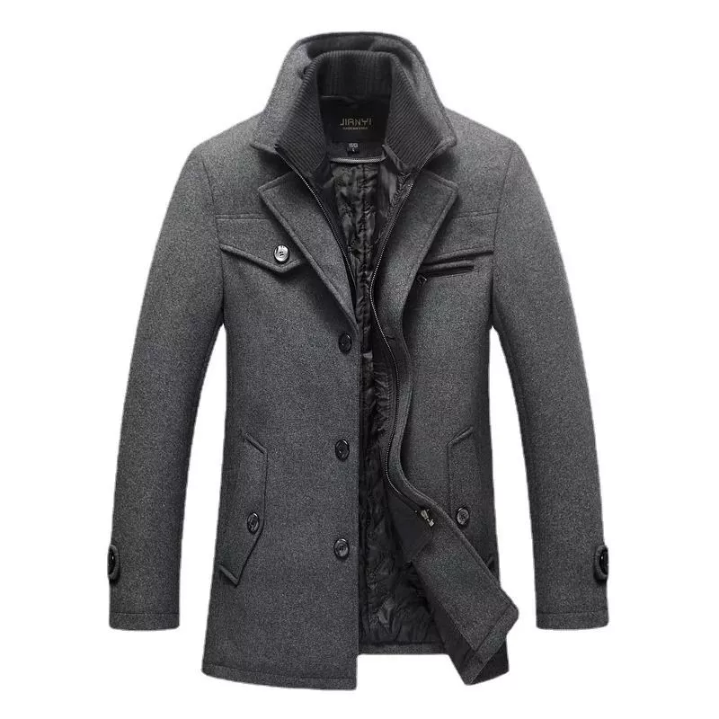 Cappotto uomo grigio con collo rialzato e tasche frontali