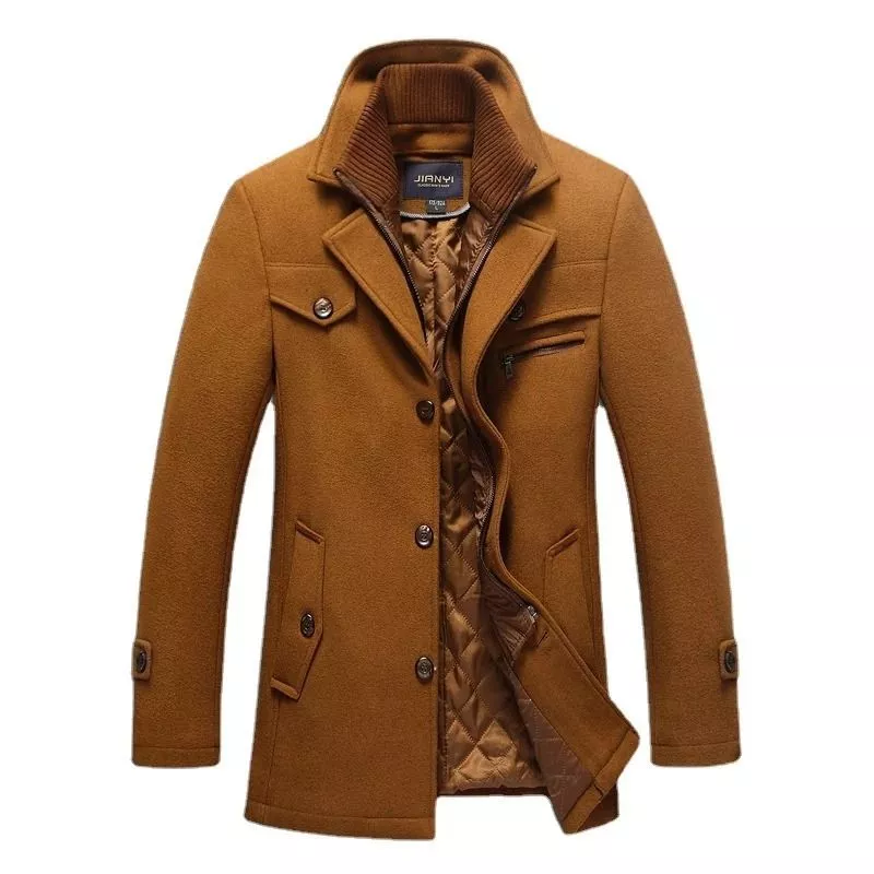 Cappotto uomo marrone visto da dietro con design pulito