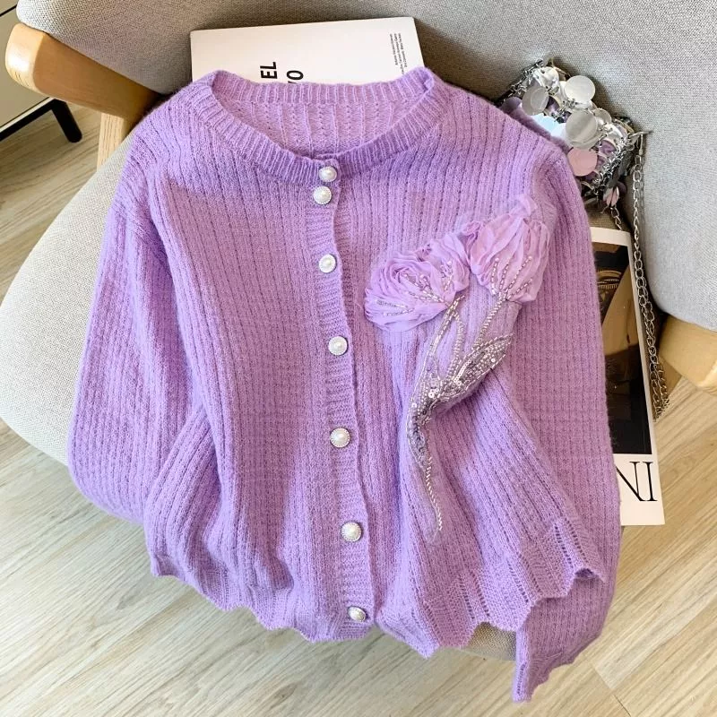 Cardigan donna viola in maglia sottile con decorazione floreale e bottoni