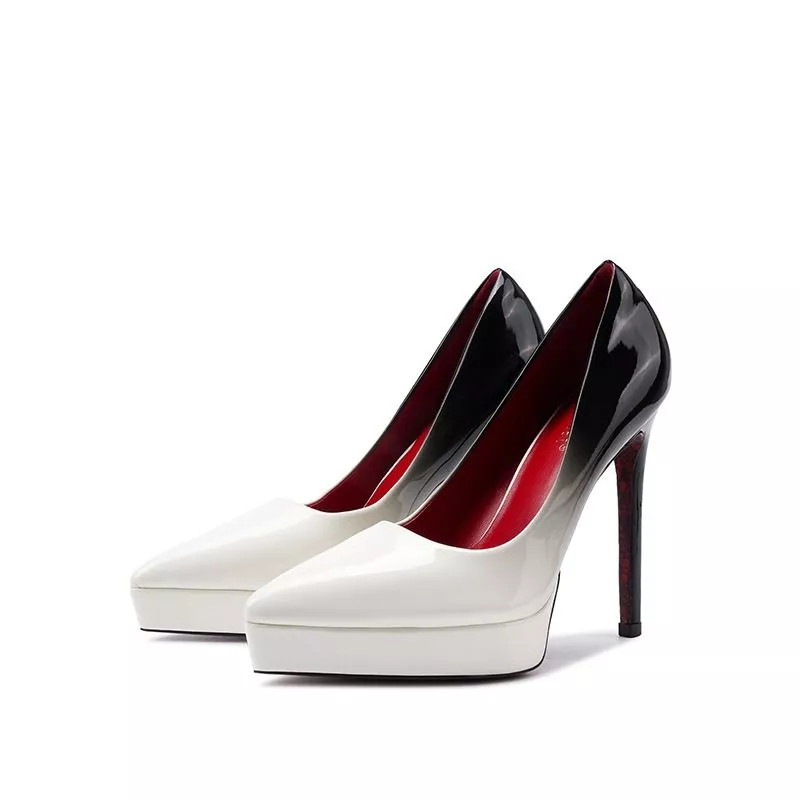 D&eacute;collet&eacute; bicolore beige e nero su sfondo bianco visione laterale