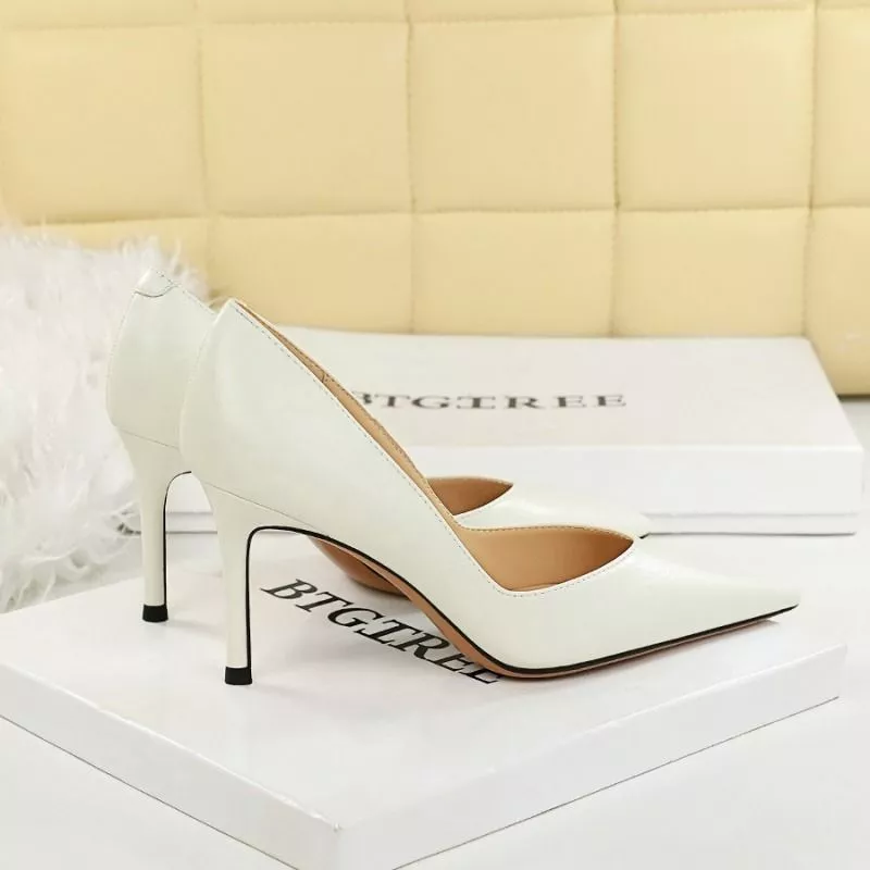 D&eacute;collet&eacute; donna bianco avorio con tacco a spillo