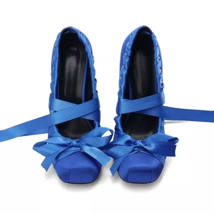 Decolte donna blu, paio visto frontalmente