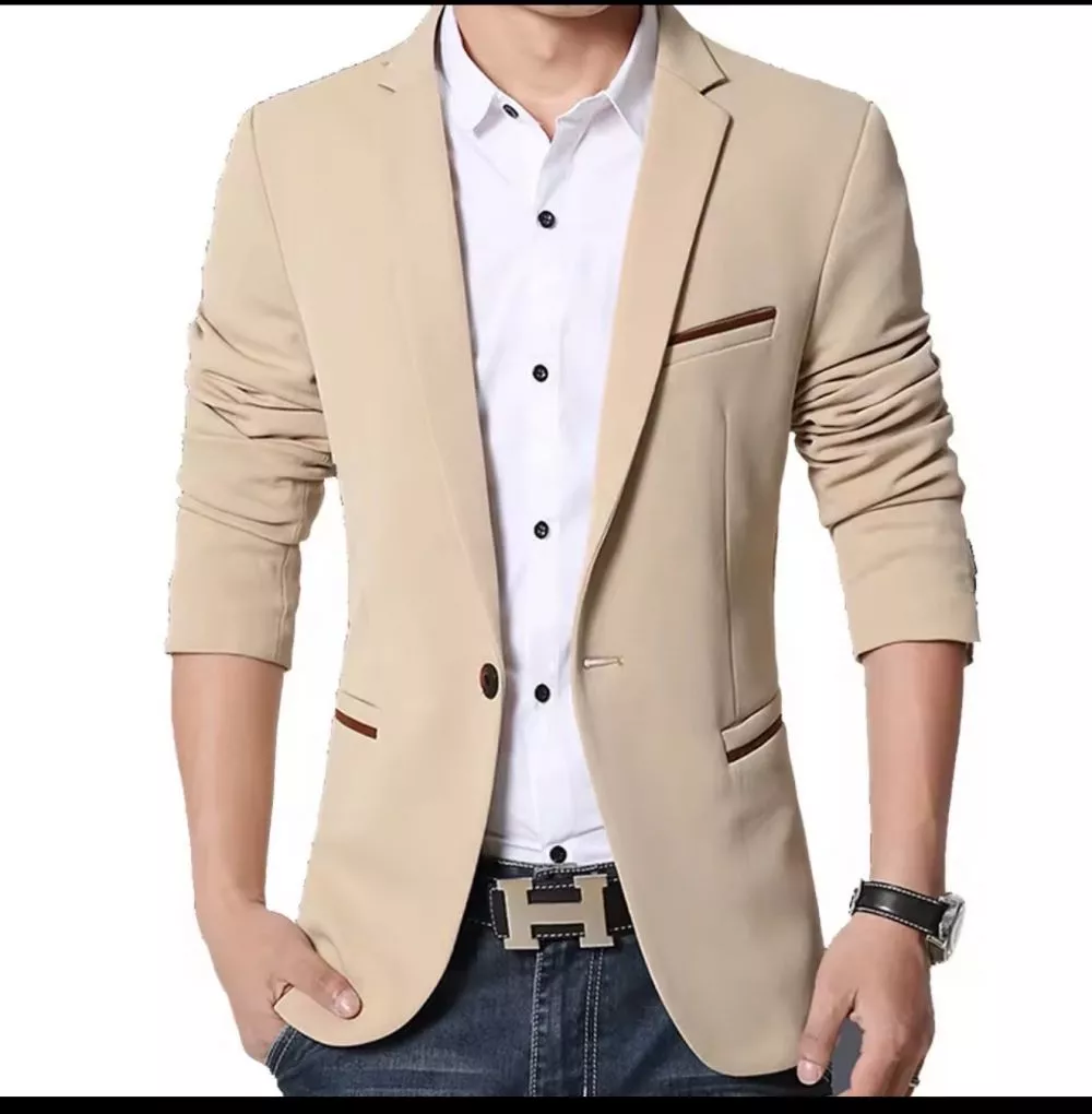 Giacca spezzato uomo beige con un bottone e tasche rifinite, vista frontale