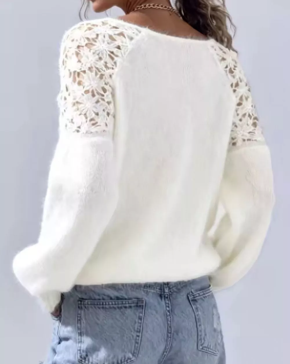Retro maglione donna bianco con maniche traforate in pizzo floreale