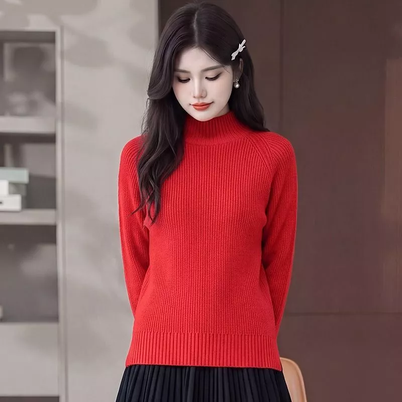 Maglione donna rosso in maglia con collo alto mezzo e manica lunga