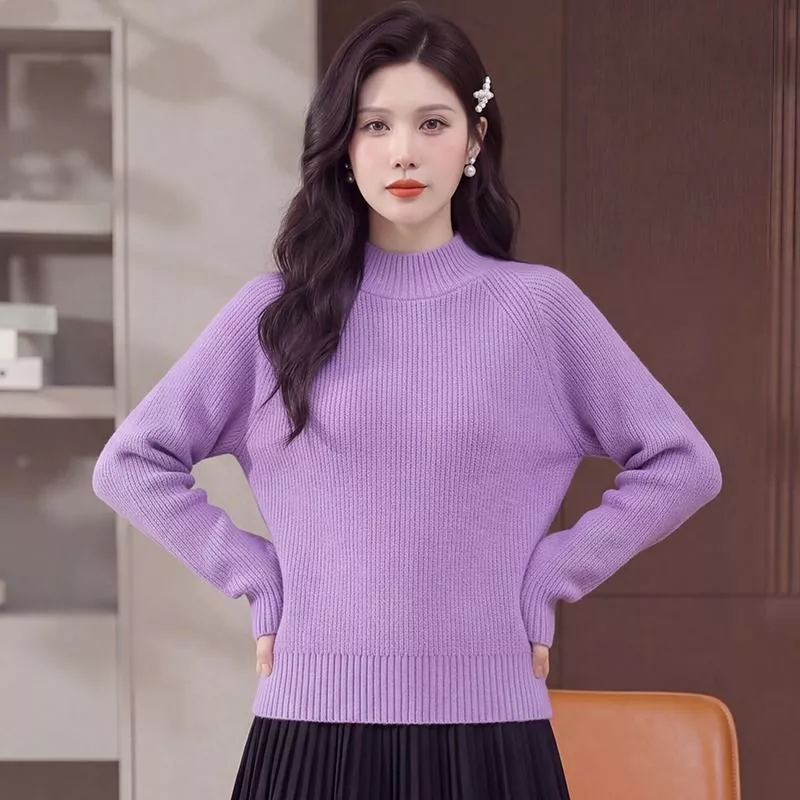 Maglione donna viola lavanda a maglia con collo alto mezzo