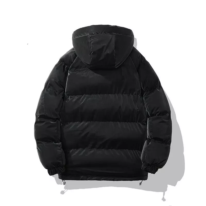 Retro del parka uomo nero con cappuccio