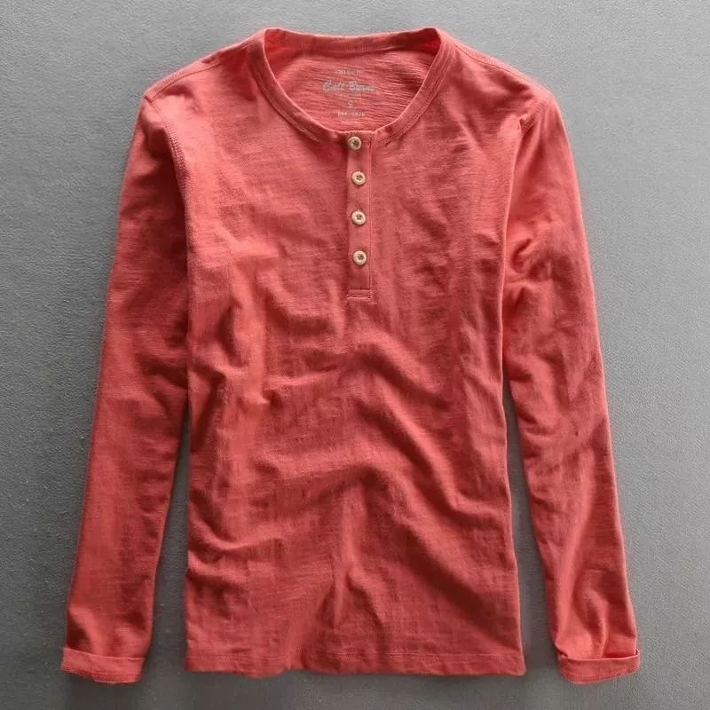 Maglia uomo manica lunga colore rosso con chiusura a bottoni e collo tondo