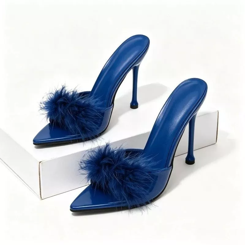 Sabot donna blu navy con piume su scatola bianca