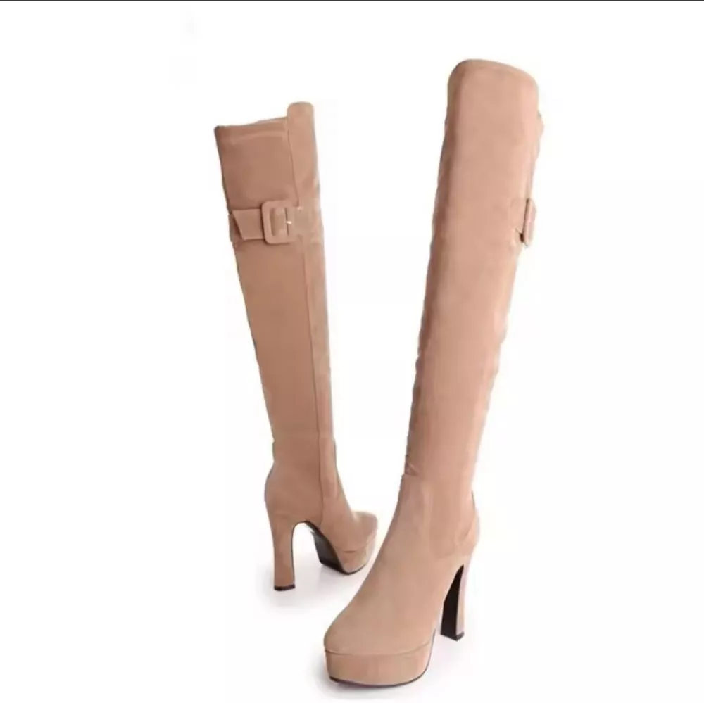 Stivali sopra al ginocchio beige donna vista laterale con plateau e tacco alto